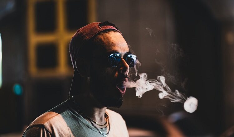 Factors to Consider in Choosing the Right E-cigar for You