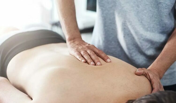 Do You Need to Visit a Chiropractor When Your Back and Muscles Ache?