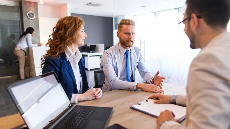 The Role and Benefits of a Mortgage Broker Company