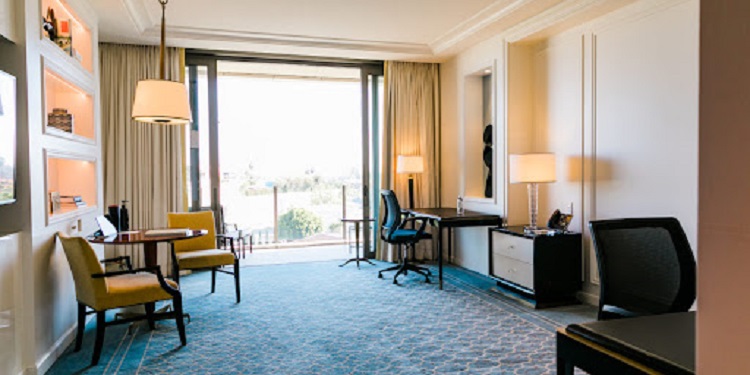 The Art of Transforming Hotels: A Painting Contractor’s Expertise